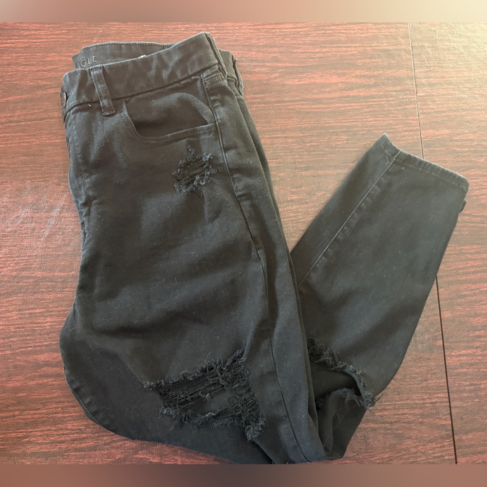 American Eagle women’s size 14 black distressed jeans